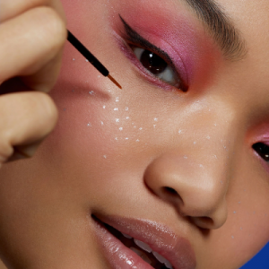 NEW IN! Freckle Tint – Metalic at Lottie London