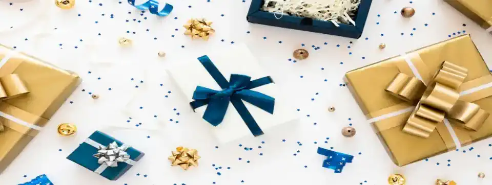Discounted personalised gifts for men and women from Personalise.co.uk using voucher codes