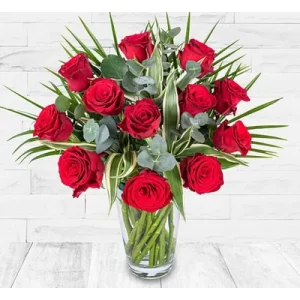 £25 off 12 Gorgeous Red Roses at 123 Flowers