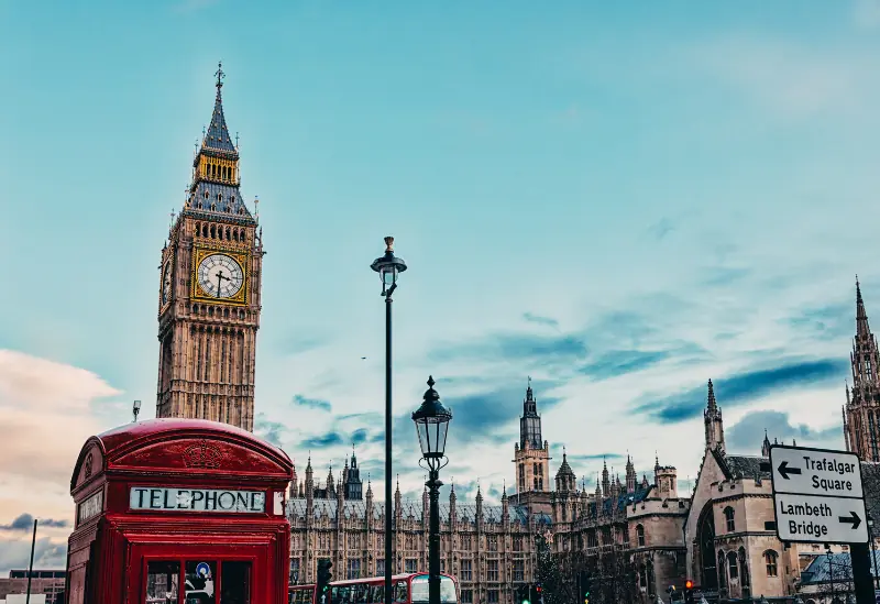 Couple exploring free and affordable date spots in London.