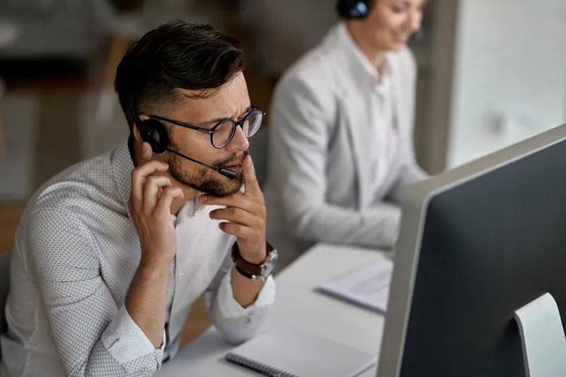 24 7 Tech support and online customer service through live chat, all year round