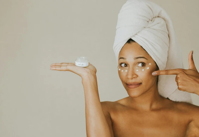 Discover the best discount codes for anti-aging products at Savzz.co.uk and save on premium skincare brands.
